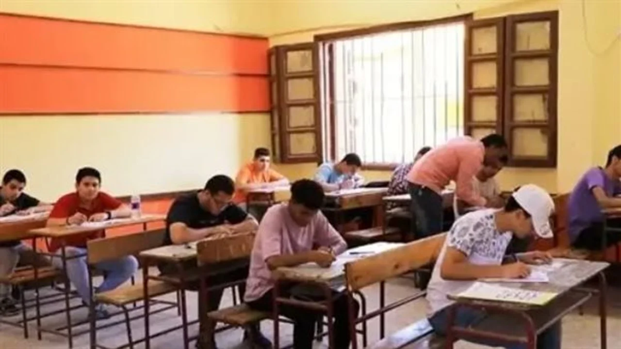 سوء الأحوال الجوية.. تعليق الدراسة في محافظات مصر غدًا التلاتاء